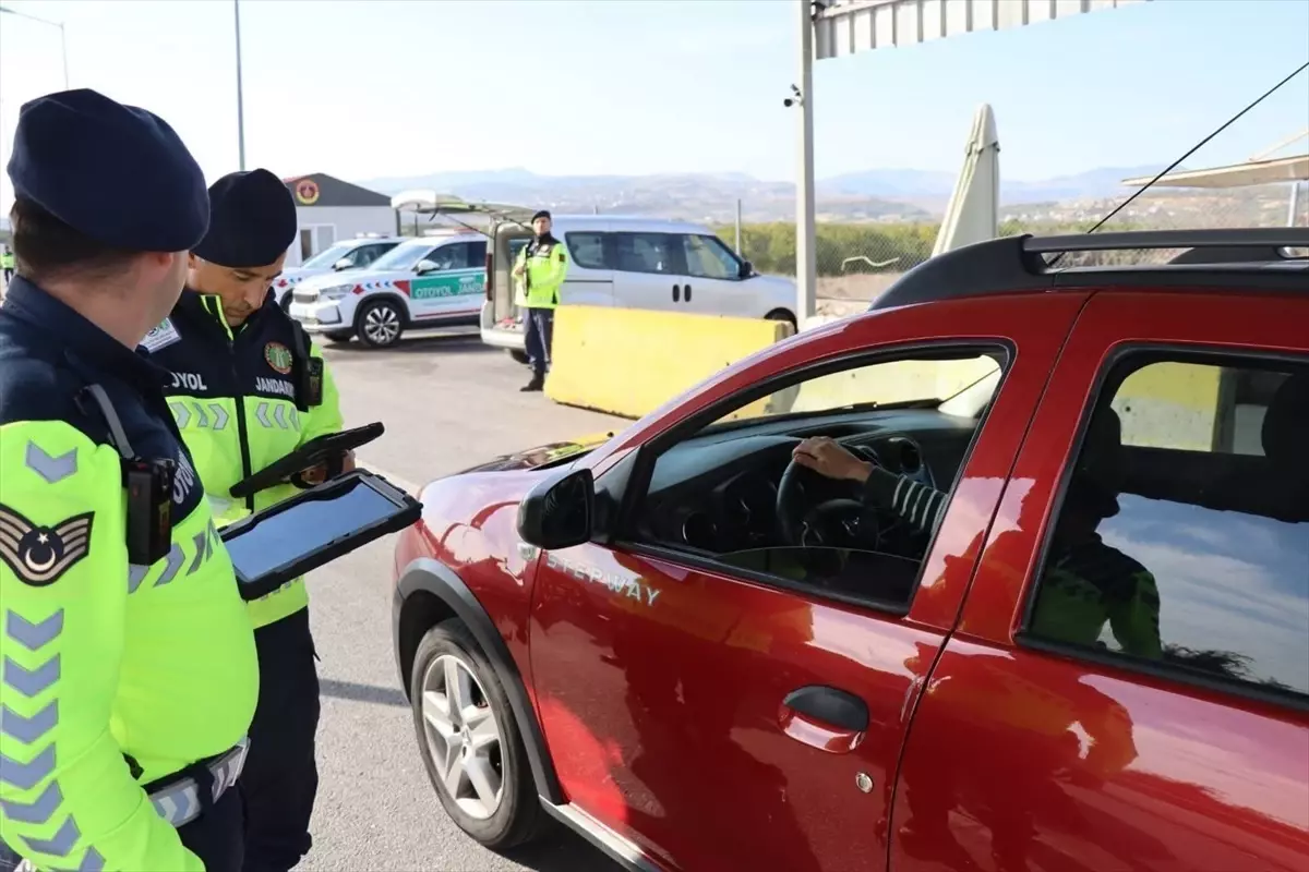 Mersin’de Trafik Denetimlerinde 597 Araç Trafikten Men Edildi