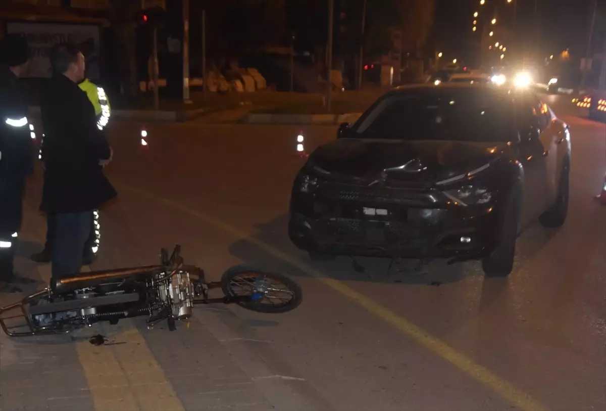 Mersin’de Otomobil ile Motosiklet Çarpıştı: 1 Yaralı