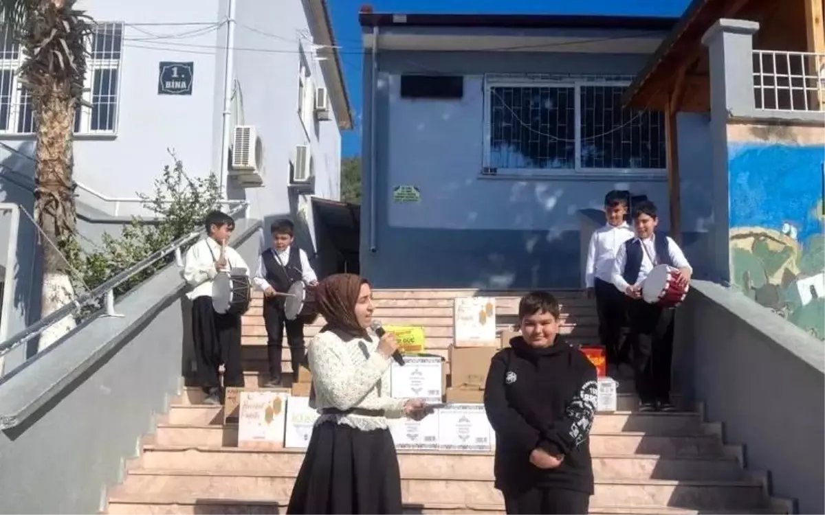 Bozyazı’da Öğrenciler ve Velilerden Ramazan Kolisi Yardımı