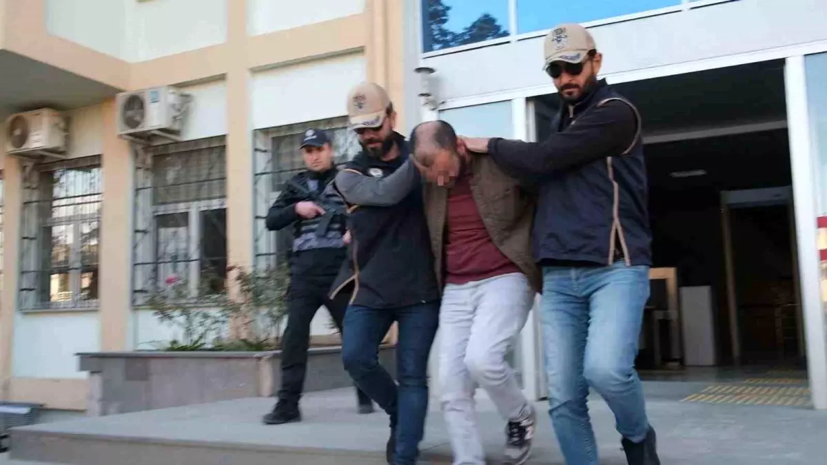 Mersin’de Cumhurbaşkanı’na hakaretten gözaltına alınan şahıs tutuklandı