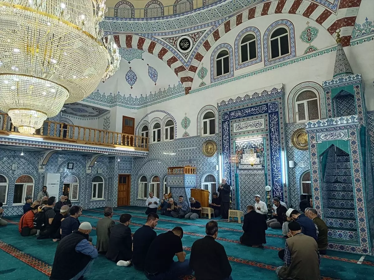 Mersin’de 11 Kişilik Hac Kafilesi Kutsal Topraklara Uğurlandı