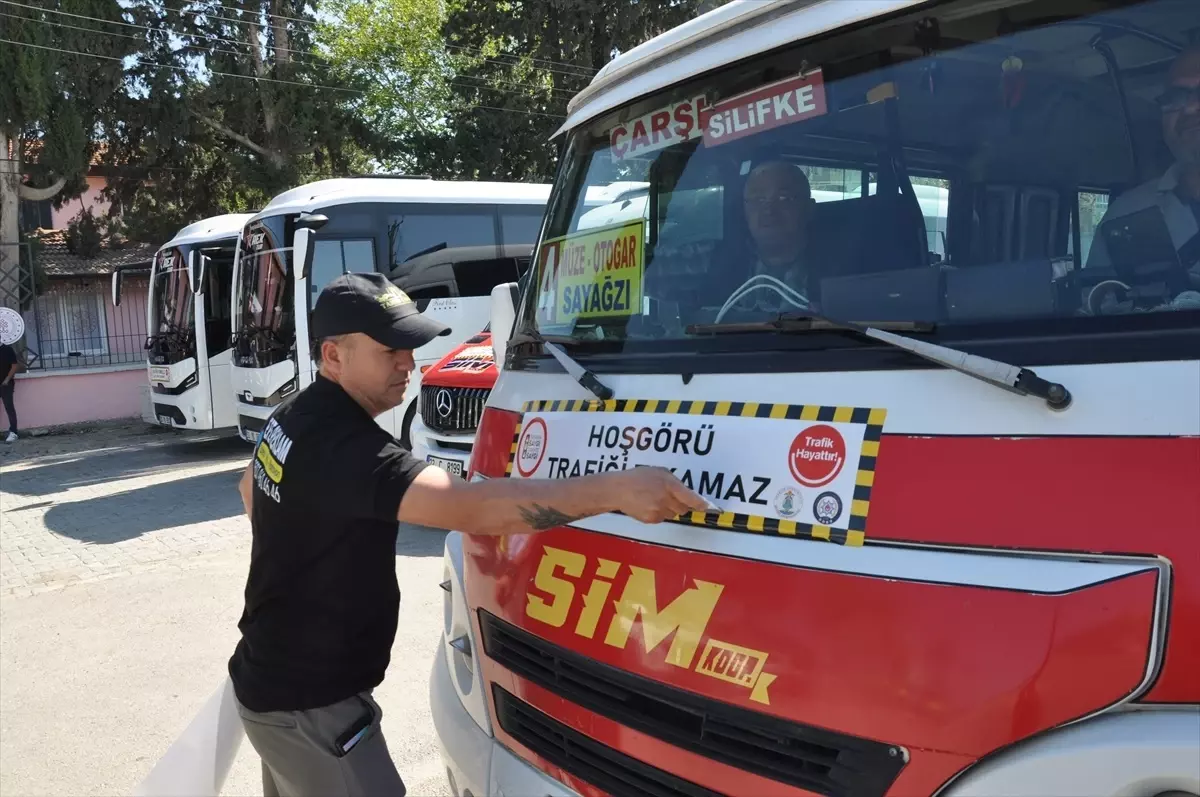 Mersin’de Trafik Uygulamasında Silifke Yoğurdu ve Çileği İkramı